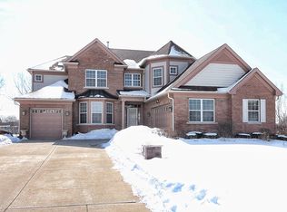 1389 Greco Rd, Schaumburg, IL 60193