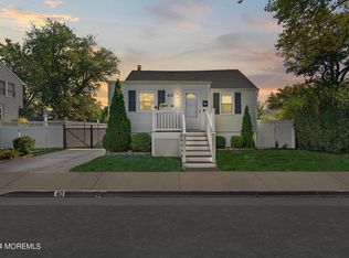 40 Bay Ave, Middletown, NJ 07748