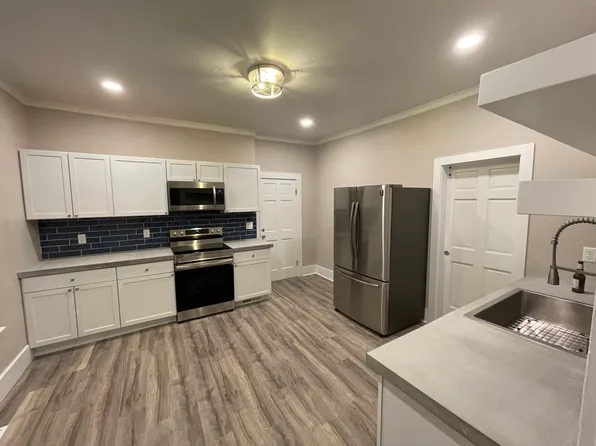 514 W Wisconsin St, Portage, WI 53901