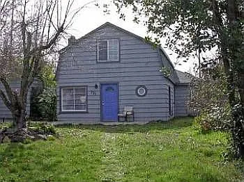 731 SW Bridge St photo 1