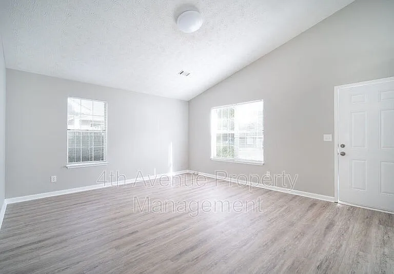 2840 Pebblebrook Ct — Photo 5