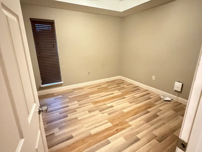 14443 Bywood Ave — Photo 5