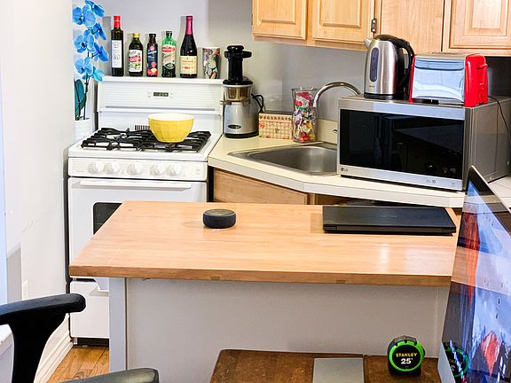 3rd image of 206 E 67th St APT 30