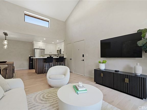 2nd image of 25039 Peachland Ave Unit 204