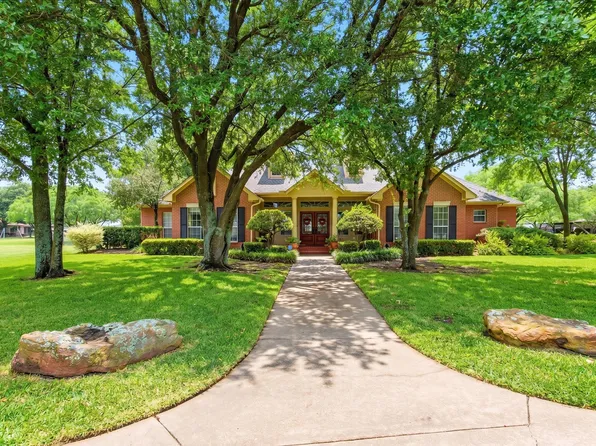 210 Martinek Ln, Palmer, TX 75152