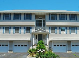 68 Pierce St, Fairfield, CT 06825