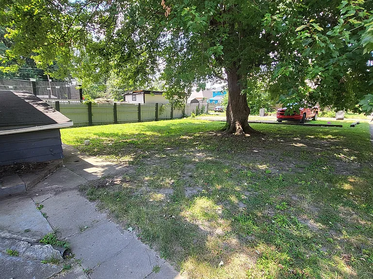 1038 N Tuxedo St #A — Photo 16
