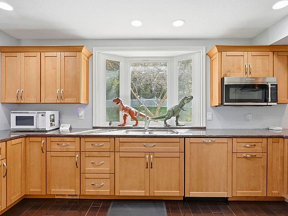 3rd image of 1209 Obsidian Ln