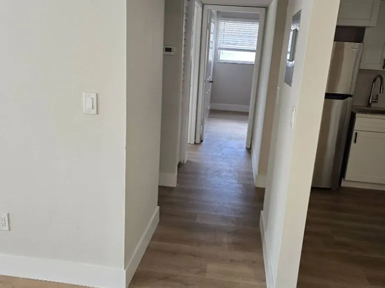 409 SW 8th Ave — Photo 10