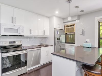 16 Stoner Avenue #1F, Great Neck, NY, 11021