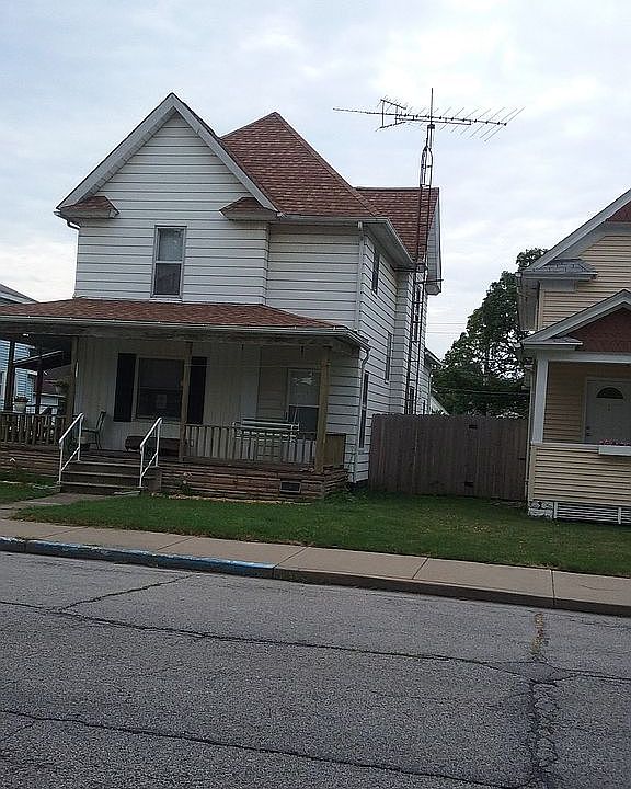 2nd image of 119 W 7th St