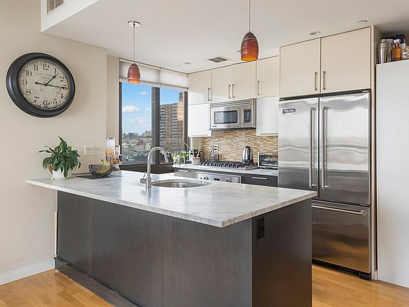 3rd image of 500 4th Ave APT 7A