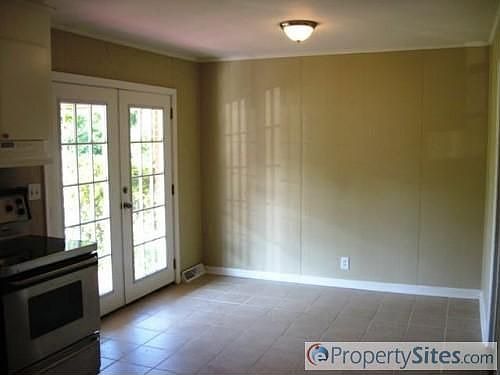 5th image of 501 Prosperity Ave