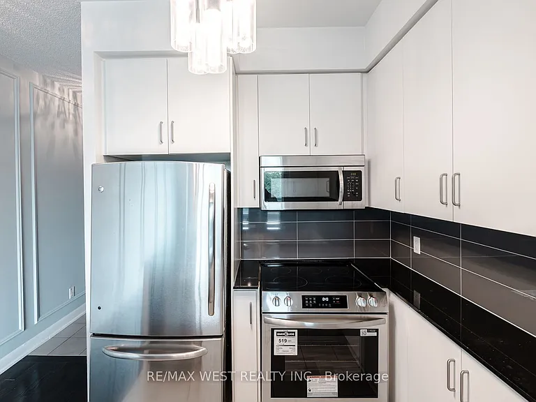 215 Sherway Gardens Rd #212 — Photo 20