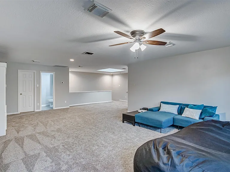 18207 Red Eagle Ct — Photo 33