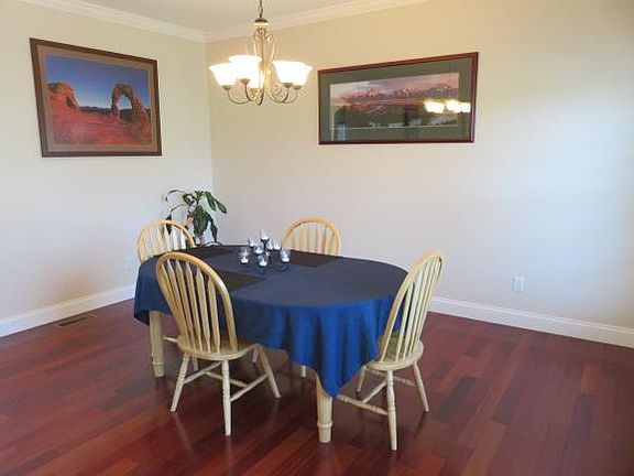 5th image of 450 Country Knoll Dr