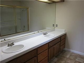 4th image of 160 Vellado St