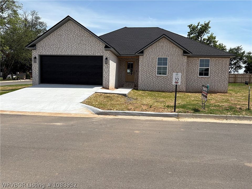 1st image of 1101 Hunter Dr