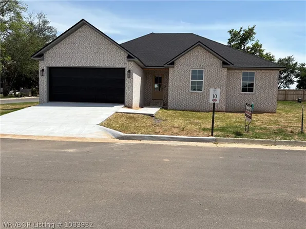 1101 Hunter Dr, Barling, AR 72923