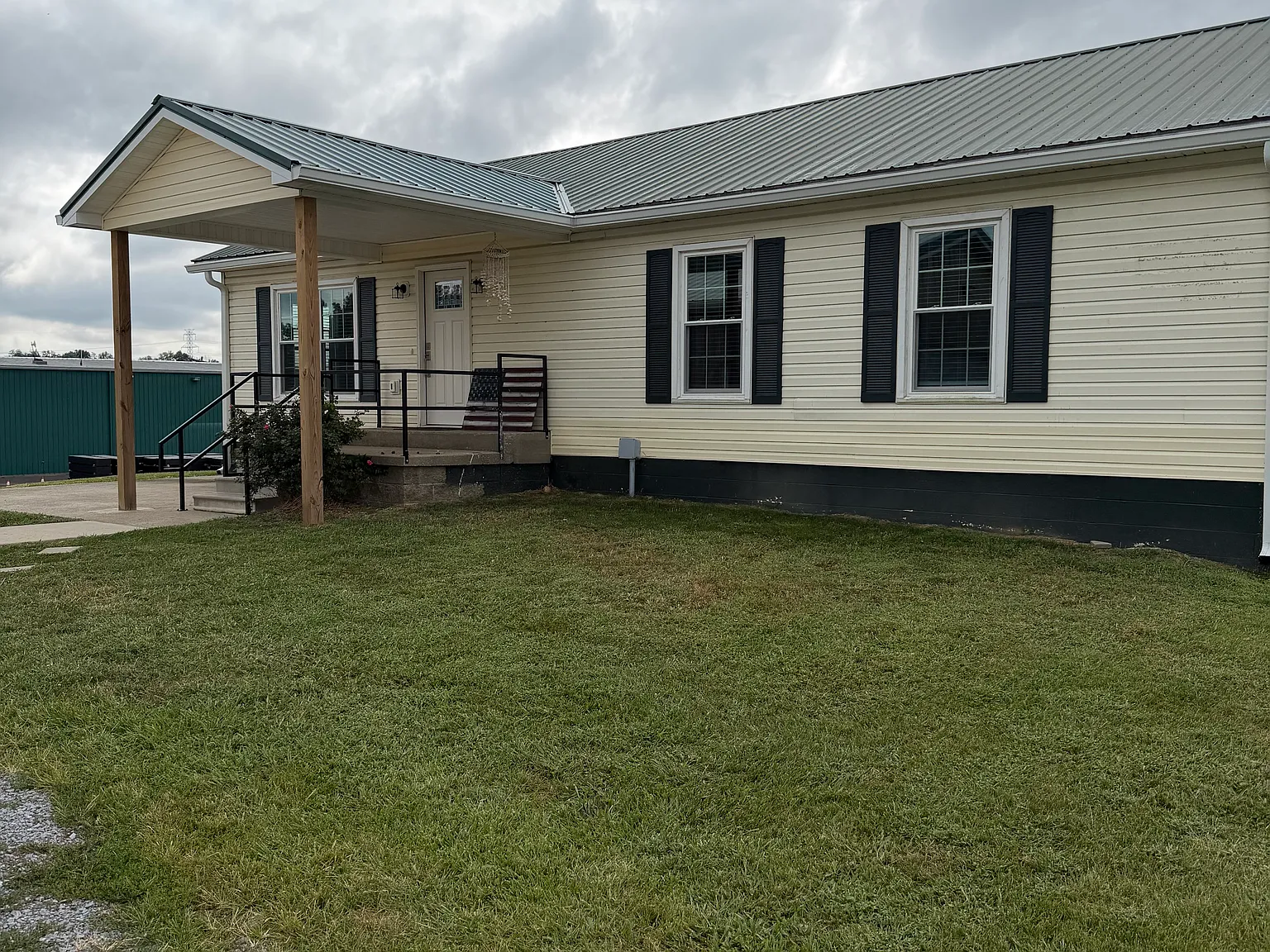 3 bed, $1,500 — Photo 1