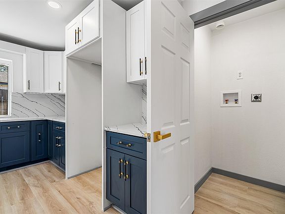 5th image of 6646 Bayou View Dr