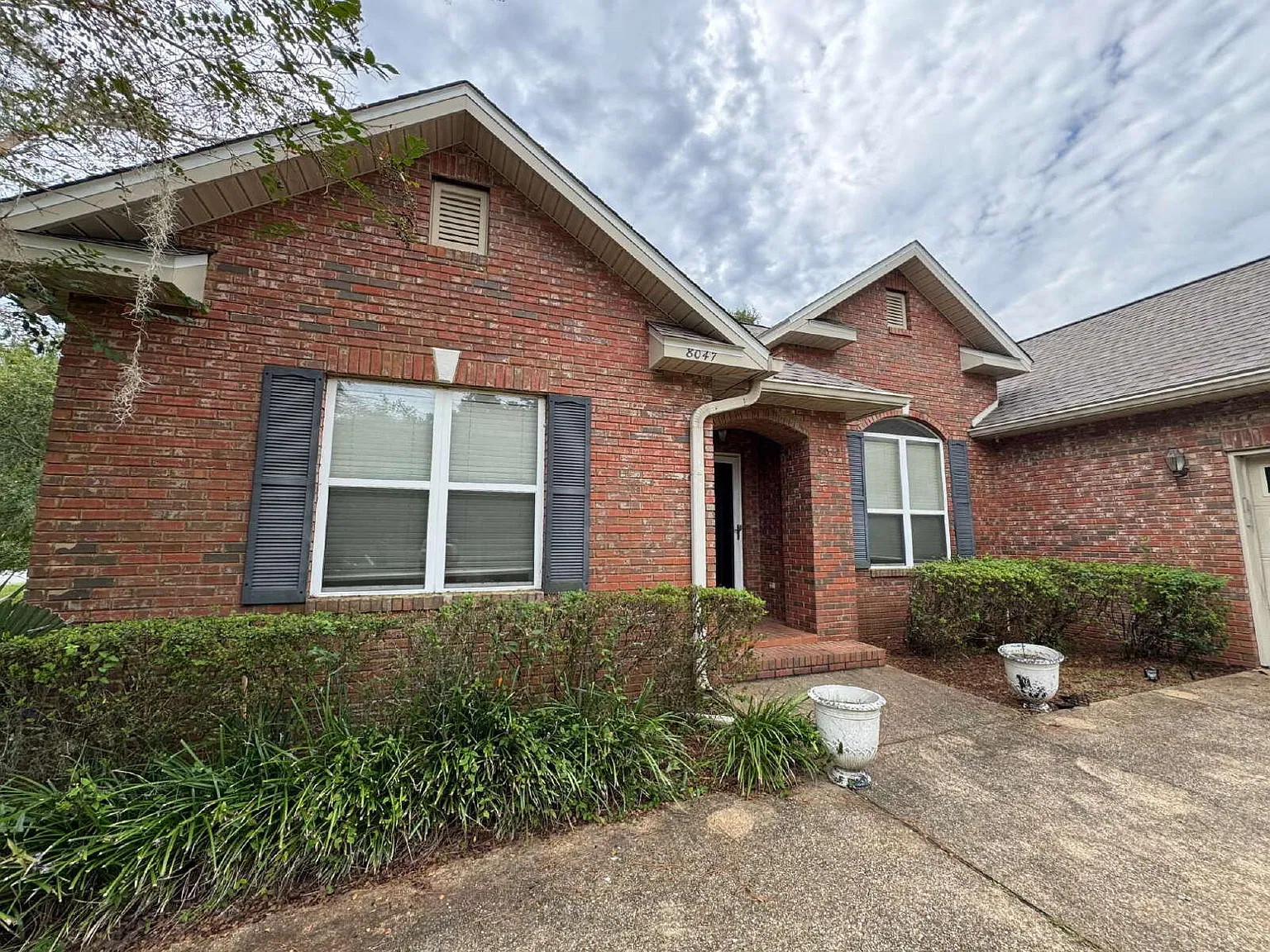 3 bed, 2.5 bath, 2189 sqft, $2,650 — Photo 2