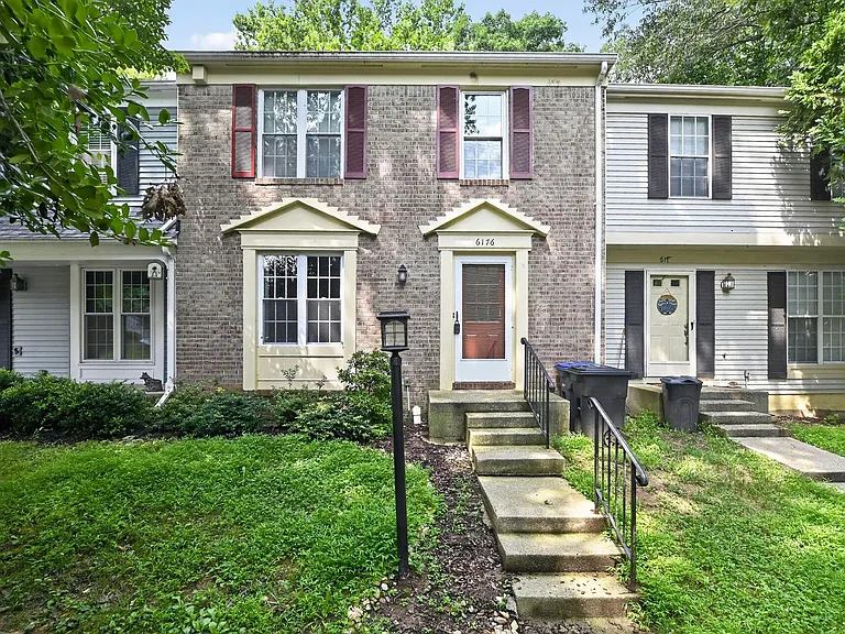 6176 Martins Landing Ct — Photo 2