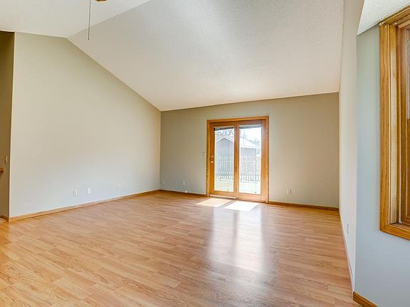 5th image of 3970 Woodview Dr