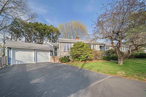66 Roosevelt Rd Photo 1