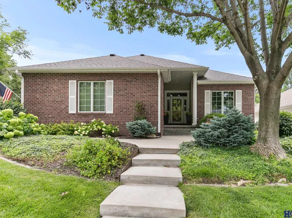 7130 Bradock Dr, Lincoln, NE 68516