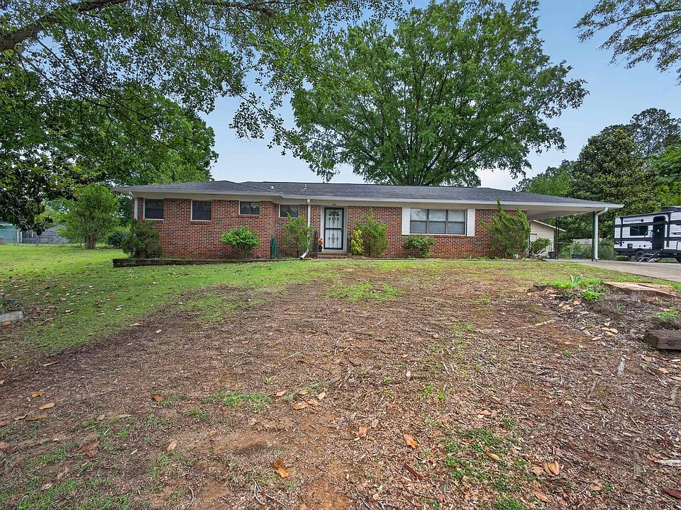 1st image of 904 Lombard Ave