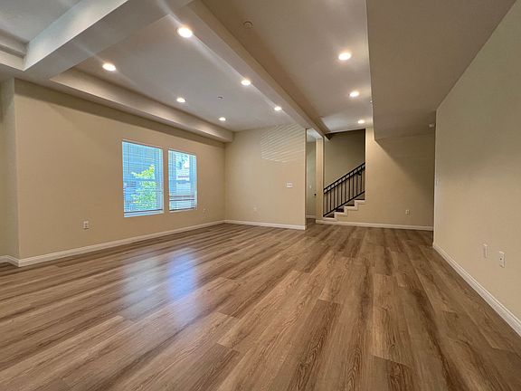 5th image of 9323 Park St #3