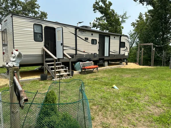 22-32 Woodhaven Lakes, Sublette, IL 61367