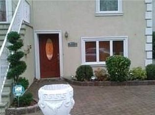 580 Gorge Rd, Cliffside Park, NJ 07010