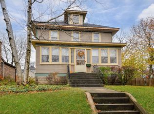 715 S 2nd St, Saint Charles, IL 60174