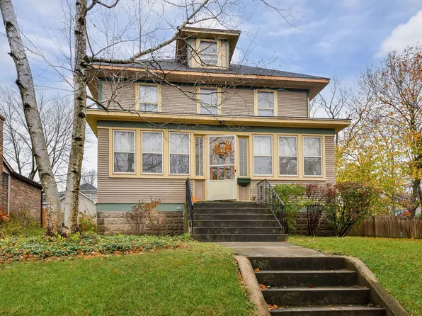 715 S 2nd St, Saint Charles, IL 60174