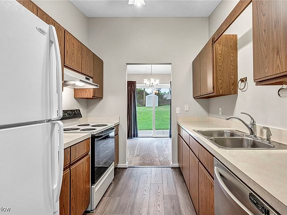 3rd image of 1664 W Idlewood Dr