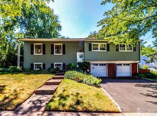 33 Harmon Rd, Edison, NJ 08837