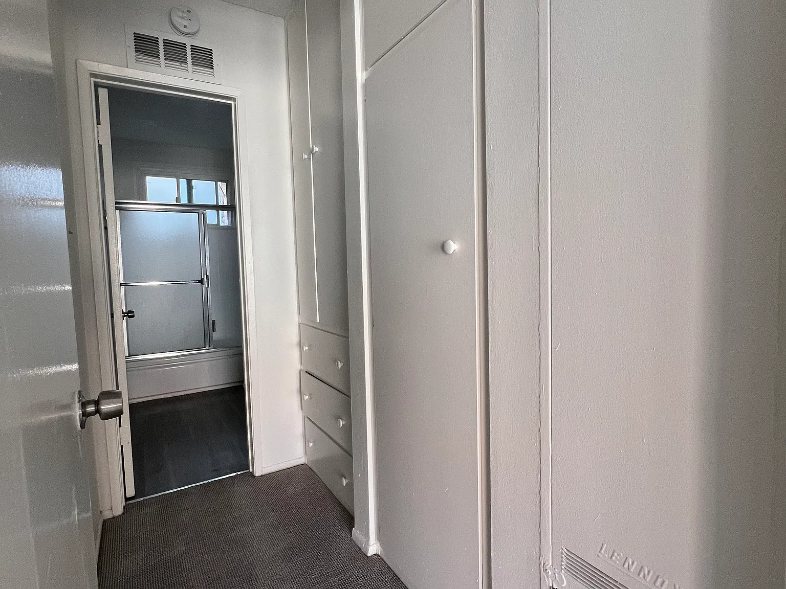 1 bed, 835 sqft, $1,950 — Photo 2