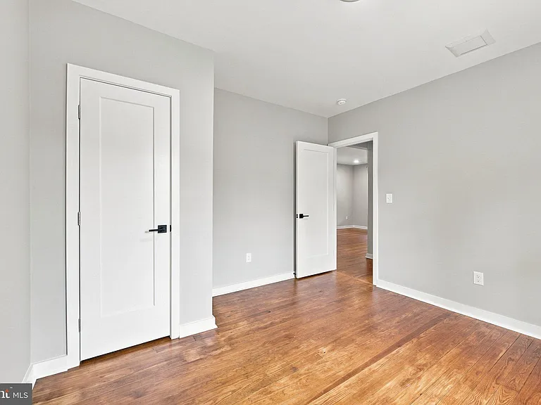 107 Broad Ave — Photo 12