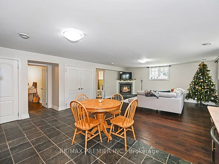916 Scarlett Rd #BASEMENT — Photo 7