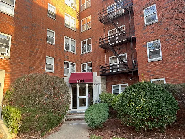 2330 Linwood Ave #4F — Photo 1