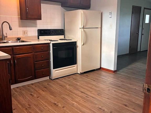 2nd image of 10580 Struthers Rd #1