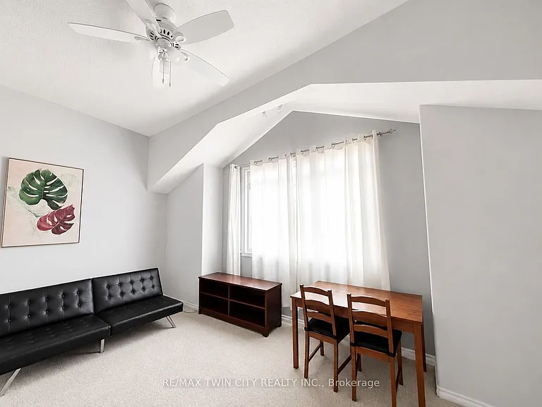 72 Newcastle Dr — Photo 11