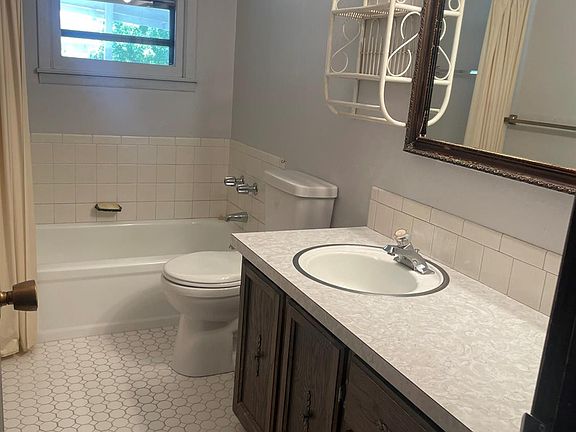 5th image of 1715 Mikes Dr