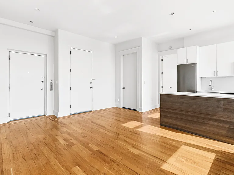 480 Humboldt St #11A — Photo 5