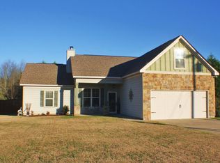 17 Churchhill Dr, Fort Mitchell, AL 36856