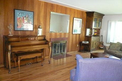 Warm and Inviting Living Area