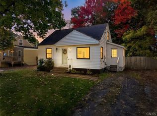 305 Richardson Dr, North Syracuse, NY 13212