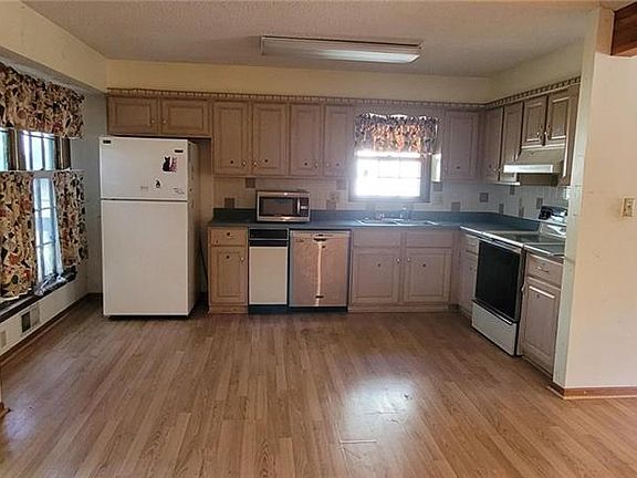 4th image of 507 Sunset Ln